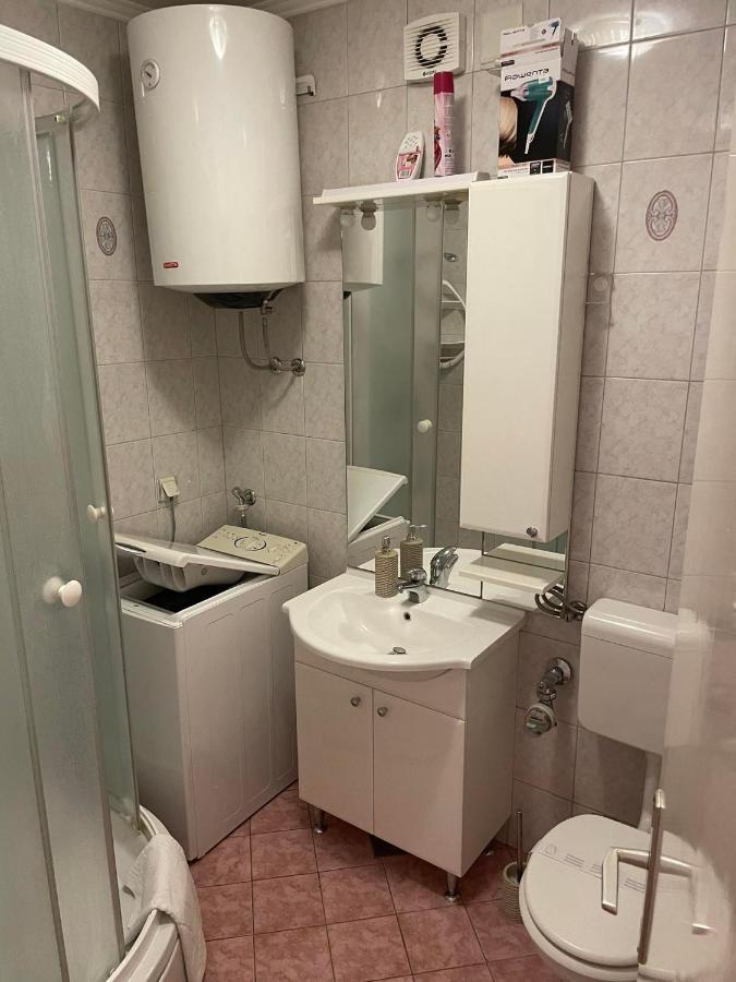 Lolly Apartment Karlovac Exteriör bild